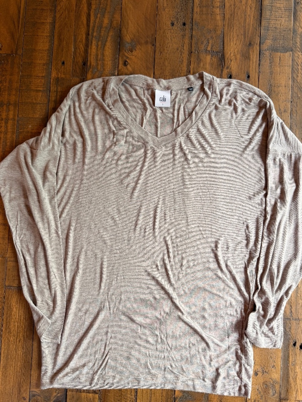 Cabi Serenity Tee Heather Taupe Long Sleeve V-Neck Top Size Small